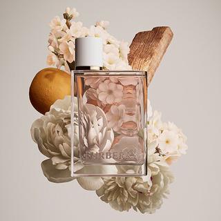 Burberry Her Perfume Range Review | Soki London