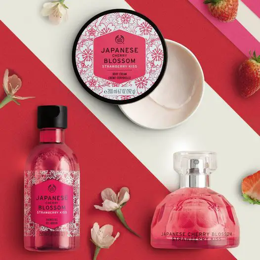 The Body Shop Nhật Bản Cherry Blossom Strawberry Kiss