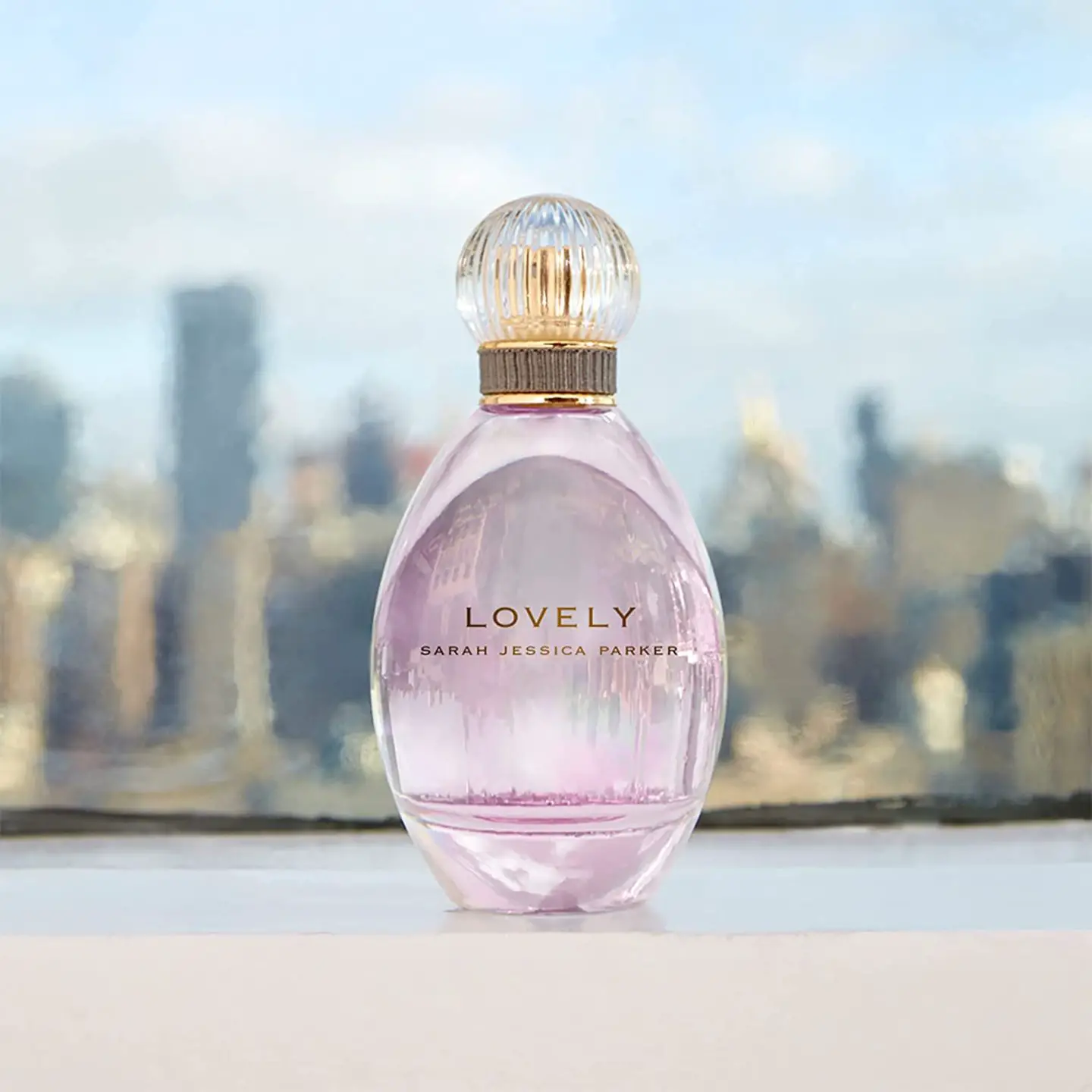 Sarah Jessica Parker Lovely Perfume Range Review
Gift Guide: Top 10 Mother's Day Perfumes 2023